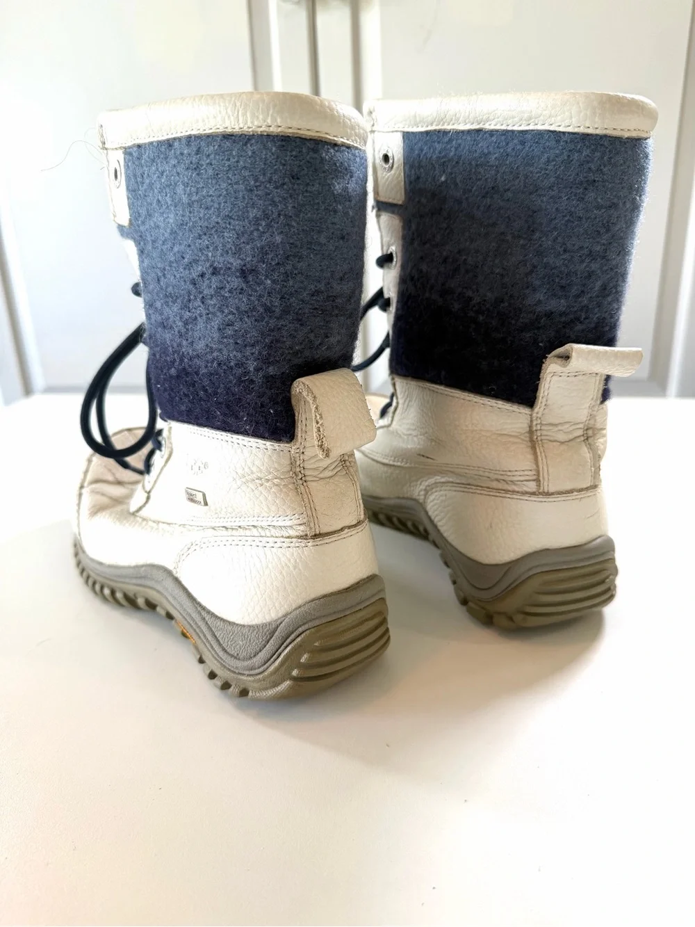 UGG Adirondack II Waterproof Winter Boots Blue Ombré Leather Size 6